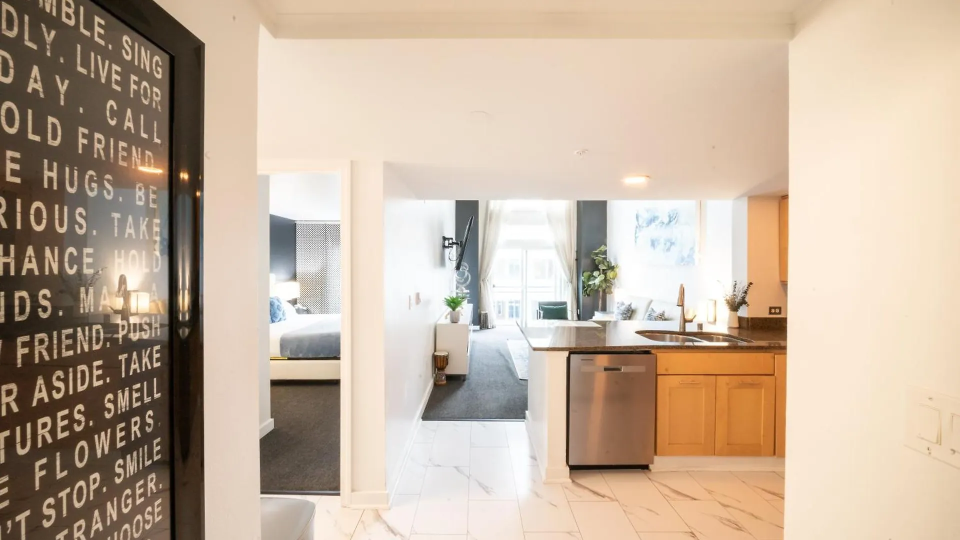 Penthouse Suite Downtown, Top Floor Seattle Apartment